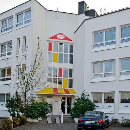 Gröbenzell Hostel Nanina מראה חיצוני תמונה