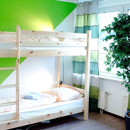 Gröbenzell Hostel Nanina מראה חיצוני תמונה
