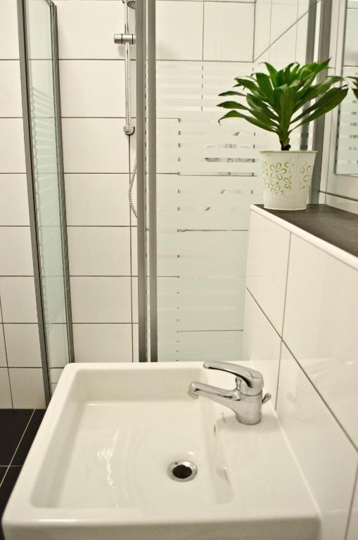 Gröbenzell Hostel Nanina חדר תמונה