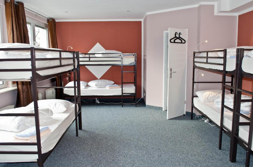 Gröbenzell Hostel Nanina חדר תמונה