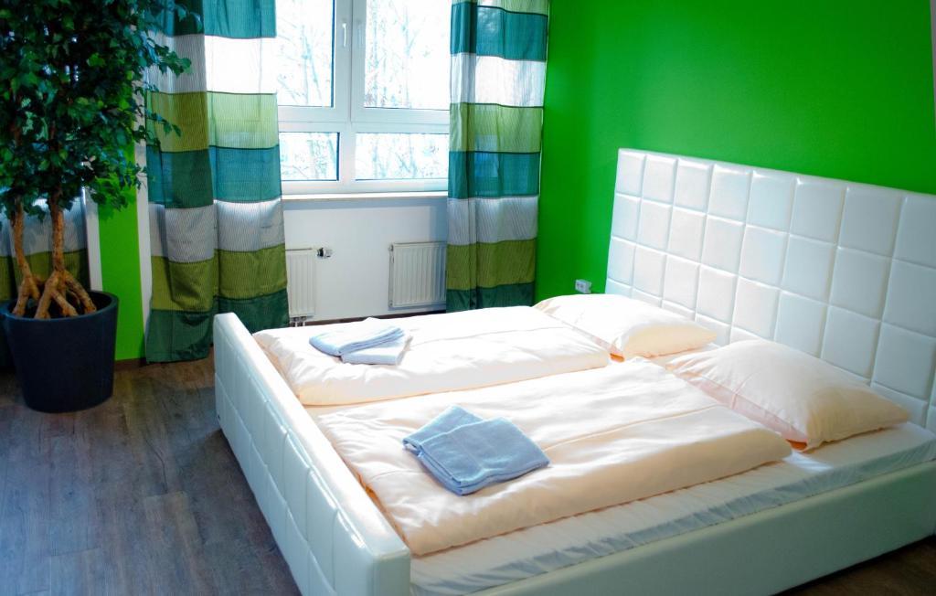 Gröbenzell Hostel Nanina חדר תמונה