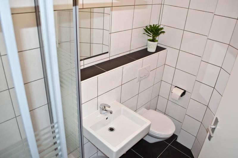 Gröbenzell Hostel Nanina חדר תמונה