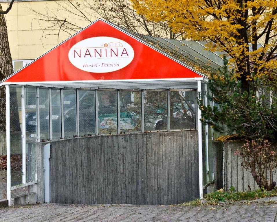 Gröbenzell Hostel Nanina מראה חיצוני תמונה