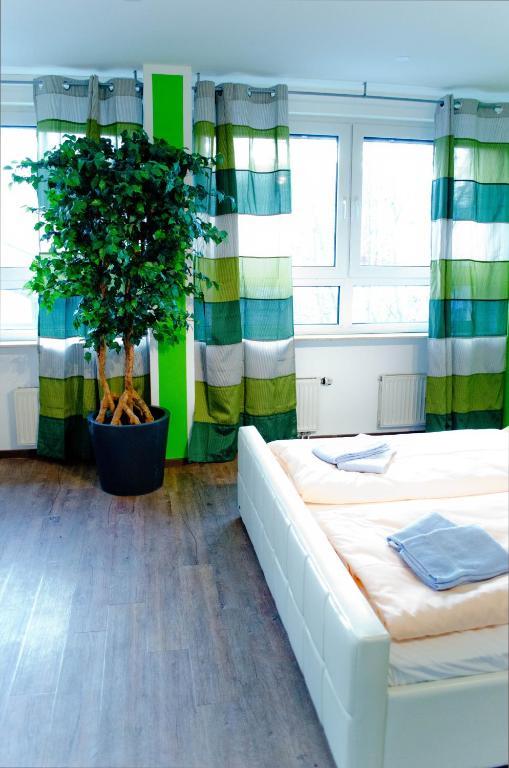 Gröbenzell Hostel Nanina מראה חיצוני תמונה